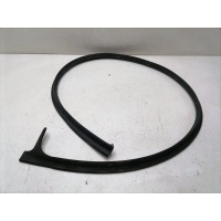 Уплотнитель двери Volkswagen Amarok 2H0837762