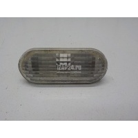 Повторитель на крыло белый Ford Focus II (2005 - 2008) 1336185