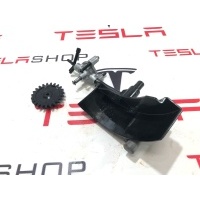 Насос масляный Tesla Model S 2013 1002633-00-E,1007006-00-A