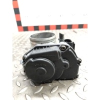 Заслонка дроссельная Volkswagen Golf 2000 06a133064H