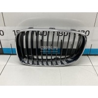 Решетка радиатора левая BMW 1-serie E87/E81 (2004 - 2011) 51137166439