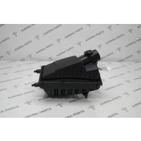 Корпус воздушного фильтра (4.4L DOHC DITC V8 Diesel) LH Land Rover Range Rover 30DDTX L405 2012 LR095790