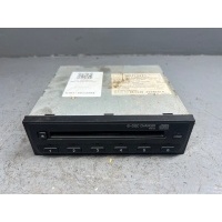 CD-чейнджер Mitsubishi Grandis 2005 MZ312961