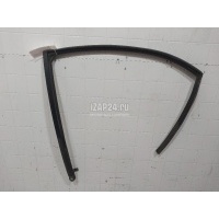 Уплотнитель стекла двери Nissan Maxima (A33) (2000 - 2005) 823312Y015
