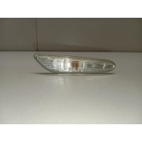 Повторитель на крыло левый белый BMW 5-serie E60/E61 (2003 - 2009) 63137165741