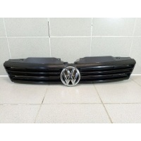 Решетка радиатора Volkswagen Jetta 6 5C6853651QWA