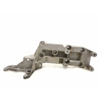 Кронштейн генератора Volvo S80 2005 30757068
