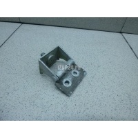 Петля двери багажника Suzuki Swift (2004 - 2010) 6951054G00