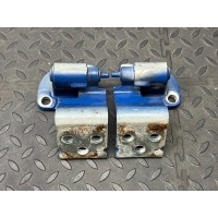 Петля двери передняя Mercedes Vito/W638 1996-2003 A6387202037, A6387202137