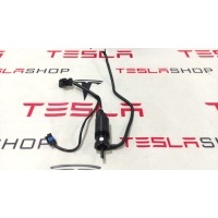 Насос (моторчик) омывателя стекла Tesla Model 3 2019 1110164-00-B