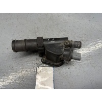 Фланец (тройник) системы охлаждения Skoda Octavia A5 2004 038121132G