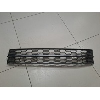 Решётка в бампер центральная Skoda Octavia A7 2013-2020 5E0853677K9B9