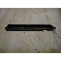 Дефлектор радиатора Terrano (14-) / Duster (12-) нижн б\у (арт. 214777461R)