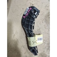 Крепление бампера 52116-12400 на Toyota Corolla Fi Toyota 52116-12400 52116-12400