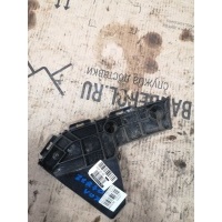 Крепление бампера 52116-28160 на Toyota Voxy ZRR70 Toyota 52116-28160 52116-28160