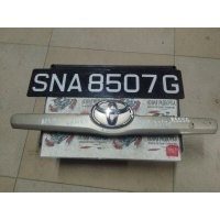 НАКЛАДКА КРЫШКИ БАГАЖНИКА Toyota CAMRY ACV40 76811-33170