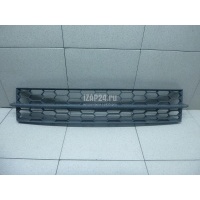 Решетка в бампер центральная VAG Octavia (A7) (2013 - 2020) 5E08536779B9