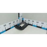 Решетка в бампер правая Land Rover Range Rover Sport 2013 LR045033