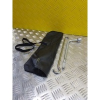 Набор инструментов штатный Toyota Rav 4 (CA40) (2012-2019) 2013 0912010040, 0911342030, 0915042010