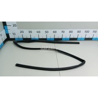 Уплотнитель стекла двери Toyota NX 200/300H 2014 6814178010