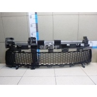 Решетка в бампер центральная Renault Sandero 2014 622540565R