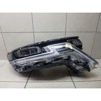 Фара правая Hyundai-Kia Carnival 2020 92102R0200
