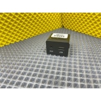 Разъём AUX/USB Kia Sorento 2 XM 2017 961202PAA0, 2PAA0