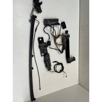 Audi a6 c7 шток крышки багажника 4g5827851b комплект