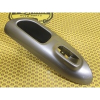 Накладка кнопки стеклоподъемника Nissan Juke F15 2013 829611KA2A