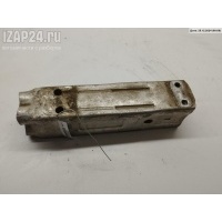 Кронштейн бампера переднего Прав. Audi A6 C6 Allroad (2006-2009) 2007 4F0807134