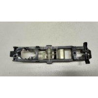 Кронштейн ручки Mercedes Benz W203 (2000 - 2006) 2037600334