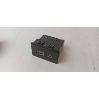 БЛОК USB Cadillac XT6 2022 13525891
