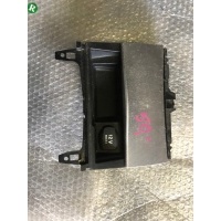 Мерседес w212 a2046800179 a2046801350 пепельницу
