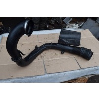 Патрубок воздушного фильтра Volvo XC60 2009 30774692,31274766