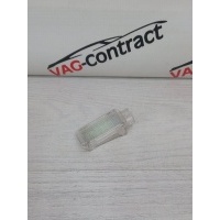 Плафон подсветки салона Skoda Octavia A7 2018 3B0947415