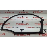 Уплотнитель Tesla Model S 2013 6009585-00-I