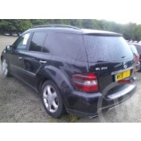 Стекло кузовное боковое левое Mercedes ML W164 2005