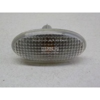 Повторитель на крыло белый Mazda Mazda 3 (BK) (2002 - 2009) GJ6A51120C