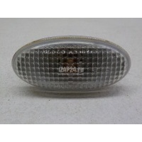 Повторитель на крыло белый Mazda Mazda 3 (BK) (2002 - 2009) GJ6A51120C