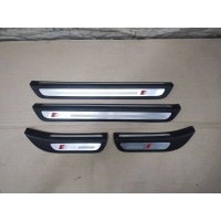 Накладка на порог Audi Q5 8R 2011 8R0853373C,8R0853374C,8R0853375C,8R0853376C