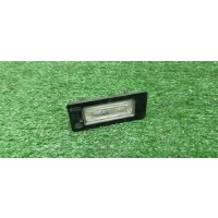 фонарь подсветки номера VW Passat (B6) 2005-2010 2008 8t0943021