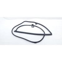 Уплотнитель двери Toyota Land Cruiser 200 2014 6787260110