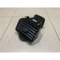 Дефлектор воздушный правый пассажира Volkswagen Touareg II (2010—2014) 2012 7P1819704A UBN