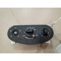 Блок управления отопителем Renault Sandero 2009-2014 2011 6001551698