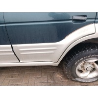 Молдинг двери задней левой Hyundai Galloper 1999