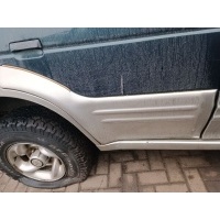 Молдинг двери задней правой Hyundai Galloper 1999