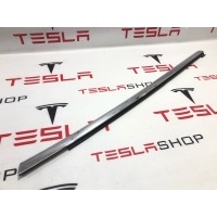 Молдинг двери задней правой Tesla Model S 2013 1095921-00-C,6009604-00-C