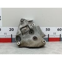 Кронштейн кондиционера Volkswagen Passat 5 GP (2000-2005) 2001 06B260885,06B260885A