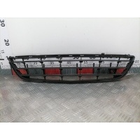 Решетка (заглушка) в бампер центральная Opel Corsa D (2006-2014) 2007 13179942,13231589