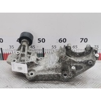 Кронштейн генератора Opel Vivaro A (2001-2014) 2014 117103703R,117103703R